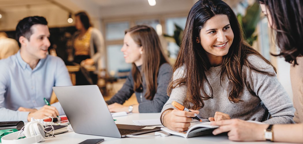 Studierende Um Computer